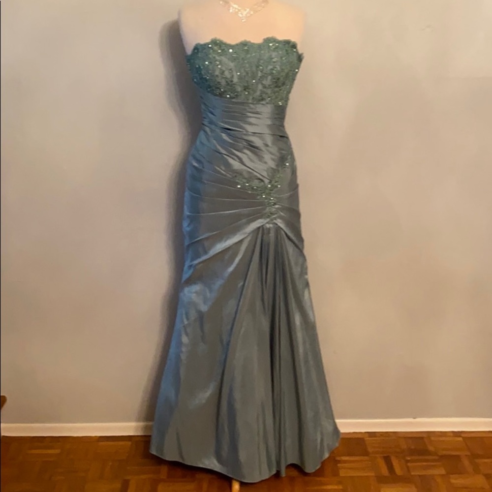 Montage by Mon Cheri, Dark Aqua, Size 8
